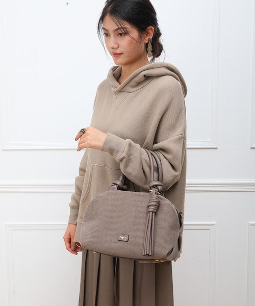 Ungrid(アングリッド)の「【Ungrid/アングリッド】ツイストタッセル コーデュロイ ボストンバッグ(ボストンバッグ・レディース・ブラック/カーキ/グレイッシュベージュ/ブラウン/ベージュ・FREE)」の16枚目の写真