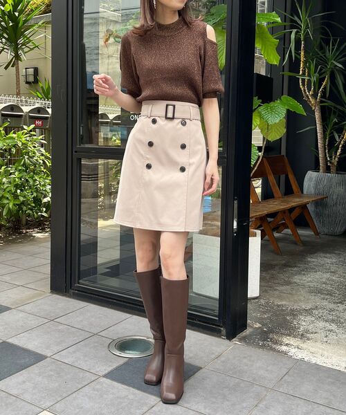 MAJESTIC LEGON（マジェスティックレゴン）の「キラキラアシメ肩あきニット（ニット/セーター・レディース・アイボリー/ベージュ/ブラウン/ブルー・MEDIUM）」の22枚目の写真