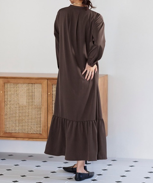 Pierrot（ピエロ）の「バンドカラー裾切り替えワンピース（ワンピース・レディース・ブラック/ブラウン/アイボリー/グリーン系その他/ブルー系その他・M/L/PM）」の11枚目の写真