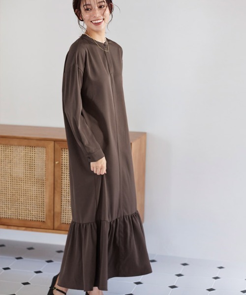 Pierrot（ピエロ）の「バンドカラー裾切り替えワンピース（ワンピース・レディース・ブラック/ブラウン/アイボリー/グリーン系その他/ブルー系その他・M/L/PM）」の19枚目の写真