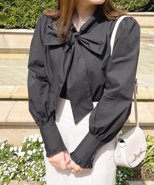 apres jour(アプレジュール)の「刺繍ボウタイブラウス【ZOZOTOWN限定アイテム】(シャツ/ブラウス・レディース・ブラック/オフホワイト/サックスブルー/ライトピンク・X-LARGE/フリー)」の18枚目の写真