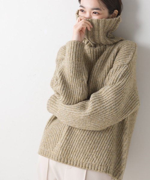 FURRY（ファーリー）の「ロービングタートルネックトップス（ニット/セーター・レディース・ベージュ/ブラウン/アイボリー・FREE）」の3枚目の写真