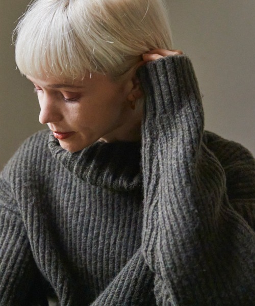 FURRY（ファーリー）の「ロービングタートルネックトップス（ニット/セーター・レディース・ベージュ/ブラウン/アイボリー・FREE）」の16枚目の写真