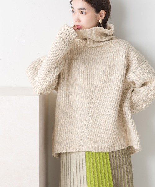 FURRY（ファーリー）の「ロービングタートルネックトップス（ニット/セーター・レディース・ベージュ/ブラウン/アイボリー・FREE）」の5枚目の写真