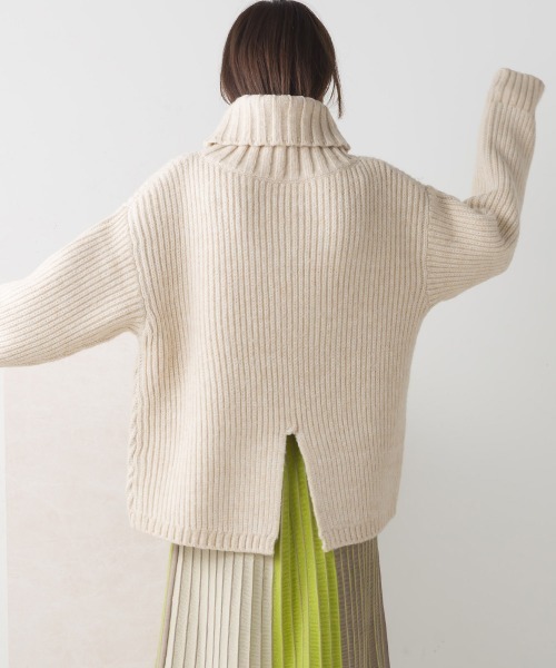 FURRY（ファーリー）の「ロービングタートルネックトップス（ニット/セーター・レディース・ベージュ/ブラウン/アイボリー・FREE）」の9枚目の写真