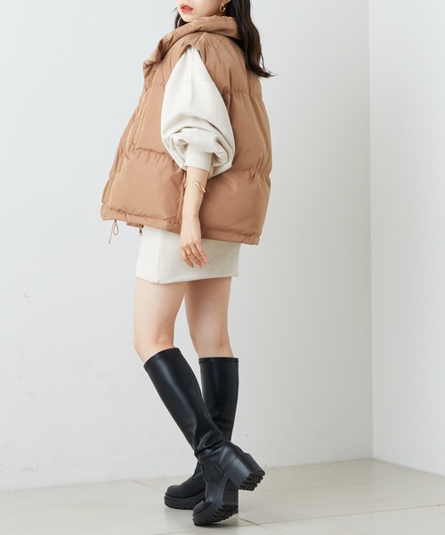 Chico（チコ）の「リバーシブルミドル中綿ベスト（ベスト・レディース・ブラック/ベージュ/アイボリー・FREE）」の20枚目の写真