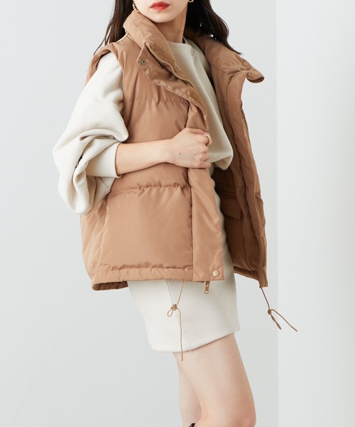 Chico（チコ）の「リバーシブルミドル中綿ベスト（ベスト・レディース・ブラック/ベージュ/アイボリー・FREE）」の17枚目の写真