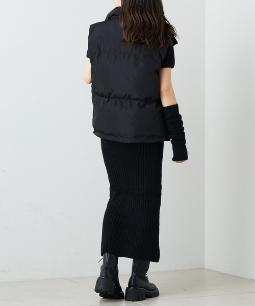 Chico（チコ）の「リバーシブルミドル中綿ベスト（ベスト・レディース・ブラック/ベージュ/アイボリー・FREE）」の15枚目の写真