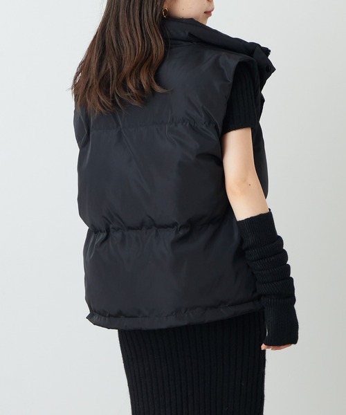 Chico（チコ）の「リバーシブルミドル中綿ベスト（ベスト・レディース・ブラック/ベージュ/アイボリー・FREE）」の11枚目の写真