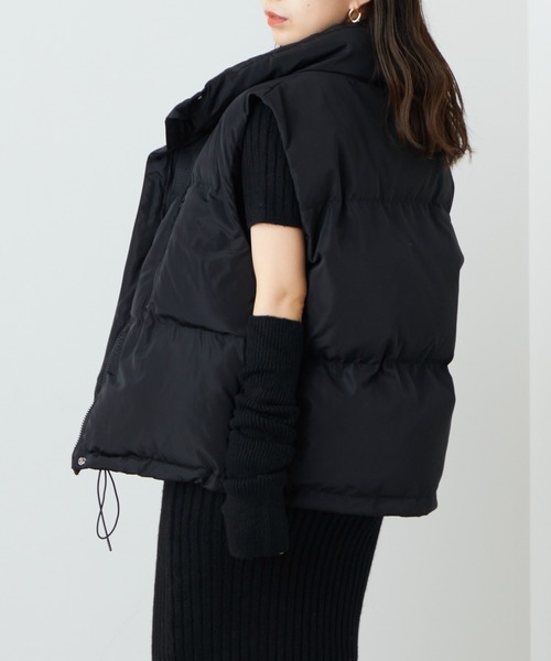 Chico（チコ）の「リバーシブルミドル中綿ベスト（ベスト・レディース・ブラック/ベージュ/アイボリー・FREE）」の12枚目の写真