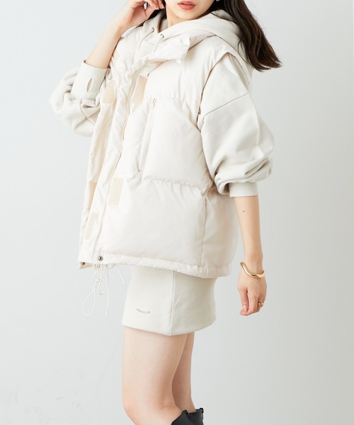 Chico（チコ）の「リバーシブルミドル中綿ベスト（ベスト・レディース・ブラック/ベージュ/アイボリー・FREE）」の5枚目の写真