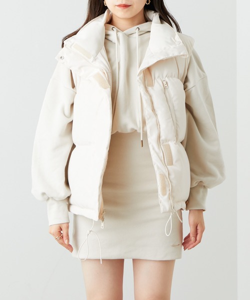 Chico（チコ）の「リバーシブルミドル中綿ベスト（ベスト・レディース・ブラック/ベージュ/アイボリー・FREE）」の22枚目の写真