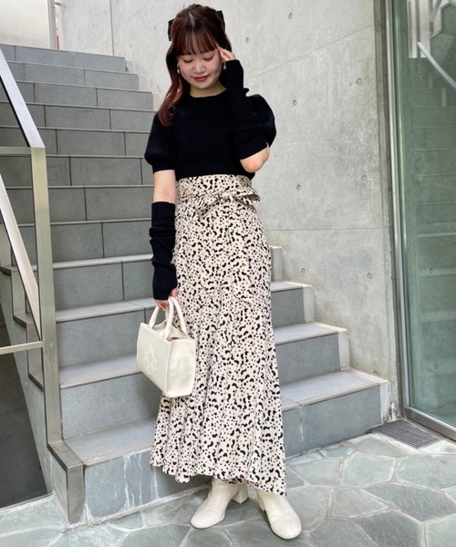 one after another NICE CLAUP（ワンアフターアナザーナイスクラップ）の「上品で華やかな印象。ラッフルマーメイドスカート（スカート・レディース・ブラック/ライトベージュ/グレー系その他/ベージュ系その他・SMALL/MEDIUM）」の15枚目の写真