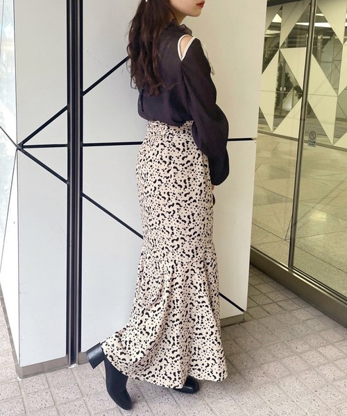 one after another NICE CLAUP（ワンアフターアナザーナイスクラップ）の「上品で華やかな印象。ラッフルマーメイドスカート（スカート・レディース・ブラック/ライトベージュ/グレー系その他/ベージュ系その他・SMALL/MEDIUM）」の20枚目の写真