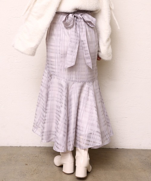 one after another NICE CLAUP（ワンアフターアナザーナイスクラップ）の「上品で華やかな印象。ラッフルマーメイドスカート（スカート・レディース・ブラック/ライトベージュ/グレー系その他/ベージュ系その他・SMALL/MEDIUM）」の11枚目の写真