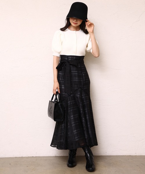 one after another NICE CLAUP（ワンアフターアナザーナイスクラップ）の「上品で華やかな印象。ラッフルマーメイドスカート（スカート・レディース・ブラック/ライトベージュ/グレー系その他/ベージュ系その他・SMALL/MEDIUM）」の5枚目の写真