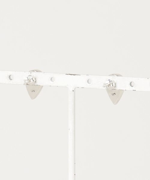 TONE SELECT GOODS(トーンセレクトグッズ)の「【925 SILVER ACC】ティアドロップブロックピアスSV925(OG)(ピアス(両耳用)・レディース・シルバー・FREE)」の2枚目の写真