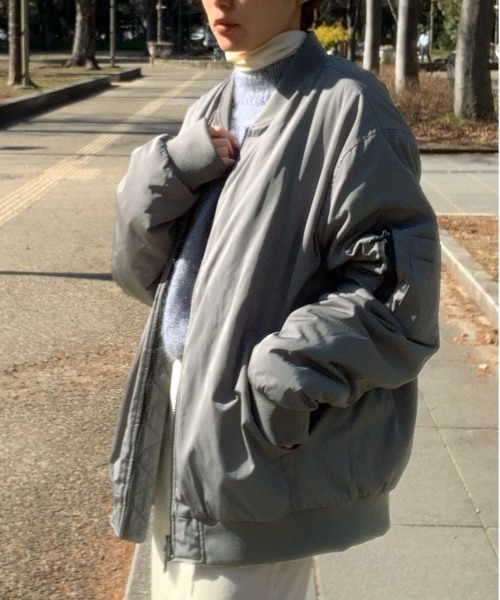 GIORDANO（ジョルダーノ）の「[ GIORDANO ]パデッドMA-1ジャケット (ユニセックス)（MA-1・レディース・グリーン/ネイビー/ブラック・MEDIUM/LARGE/X-LARGE/SMALL）」の3枚目の写真