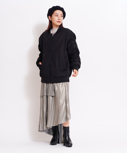 GIORDANO（ジョルダーノ）の「[ GIORDANO ]パデッドMA-1ジャケット (ユニセックス)（MA-1・レディース・グリーン/ネイビー/ブラック・MEDIUM/LARGE/X-LARGE/SMALL）」の4枚目の写真