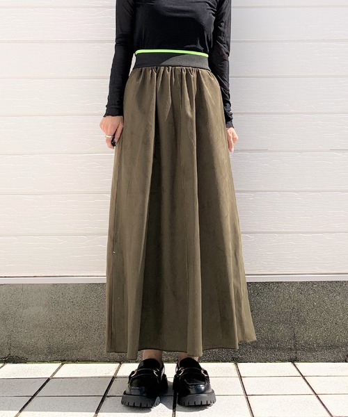 Q（キュー）の「スエードタッチマキシスカート（スカート・レディース・チャコールグレー/カーキ・MEDIUM）」の3枚目の写真