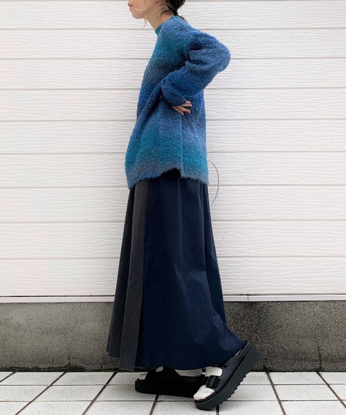 Q（キュー）の「スエードタッチマキシスカート（スカート・レディース・チャコールグレー/カーキ・MEDIUM）」の7枚目の写真