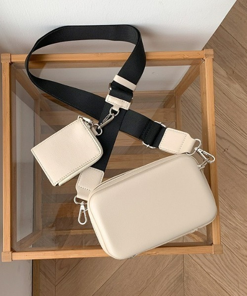 B.R.U（ブル）の「【男女兼用】コインケース付きハードケースバッグ（ショルダーバッグ・メンズ・ホワイト/ブラック・FREE）」の9枚目の写真