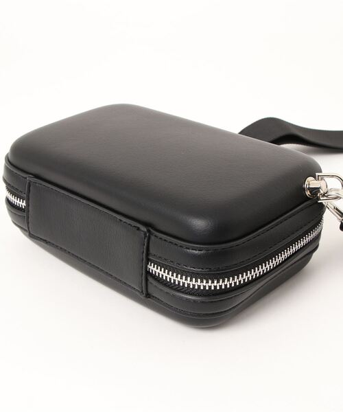 B.R.U（ブル）の「【男女兼用】コインケース付きハードケースバッグ（ショルダーバッグ・メンズ・ホワイト/ブラック・FREE）」の6枚目の写真