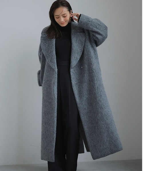 anuans（アニュアンス）の「ビッグラペルシャギーコート（チェスター