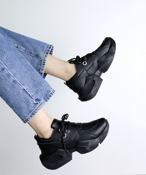 LOVEHUNTER(ラブハンター)の「LOVEHUNTER/+5.5cm 軽量厚底 ボリュームソールスニーカー(1558)(スニーカー・レディース・ブラック/ホワイト・LL/M/4L/L/S/3L)」の2枚目の写真