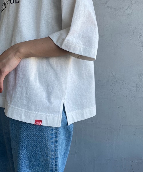 Manhattan Portage（マンハッタンポーテージ）の「【VERY 5月号掲載】[MANHATTAN PORTAGE/マンハッタンポーテージ] 別注 ショート丈ロゴプリントTシャツ（Tシャツ/カットソー・レディース・グリーン/ホワイト/グレー/ブラック・F）」の21枚目の写真