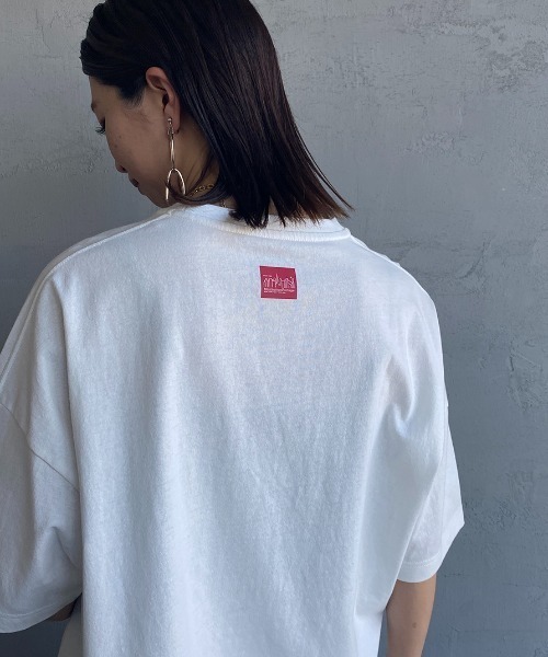 Manhattan Portage（マンハッタンポーテージ）の「【VERY 5月号掲載】[MANHATTAN PORTAGE/マンハッタンポーテージ] 別注 ショート丈ロゴプリントTシャツ（Tシャツ/カットソー・レディース・グリーン/ホワイト/グレー/ブラック・F）」の20枚目の写真