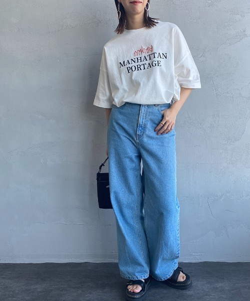 Manhattan Portage（マンハッタンポーテージ）の「【VERY 5月号掲載】[MANHATTAN PORTAGE/マンハッタンポーテージ] 別注 ショート丈ロゴプリントTシャツ（Tシャツ/カットソー・レディース・グリーン/ホワイト/グレー/ブラック・F）」の11枚目の写真