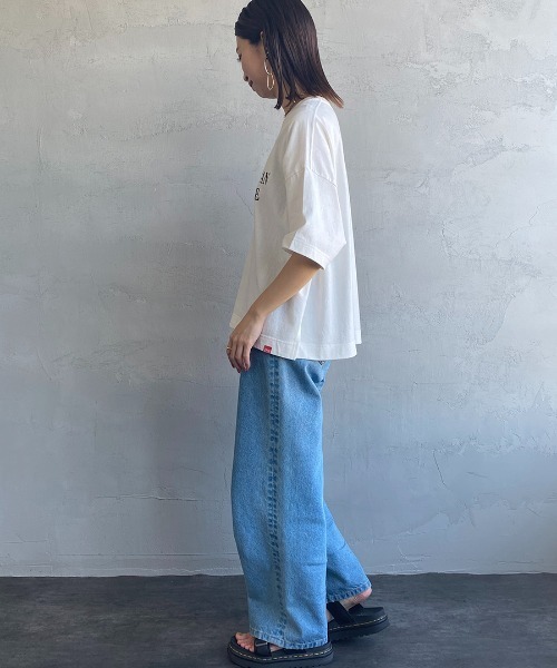 Manhattan Portage（マンハッタンポーテージ）の「【VERY 5月号掲載】[MANHATTAN PORTAGE/マンハッタンポーテージ] 別注 ショート丈ロゴプリントTシャツ（Tシャツ/カットソー・レディース・グリーン/ホワイト/グレー/ブラック・F）」の17枚目の写真