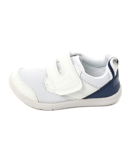 IFME（イフミー）の「SCHOOL｜IFME 息するソール上履きフレキシブルソールワンベルトタイプ（スリッポン・キッズ・ホワイト/ネイビー/レッド・18.5cm/17.0cm/17.5cm/19.5cm/19.0cm/15.0cm/16.0cm/20.5cm/20.0cm/15.5cm/16.5cm/21.0cm/18.0cm/21.5cm/23.5cm/22.5cm/22.0cm/24.0cm/23.0cm）」の7枚目の写真