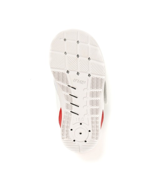 IFME（イフミー）の「SCHOOL｜IFME 息するソール上履きフレキシブルソールワンベルトタイプ（スリッポン・キッズ・ホワイト/ネイビー/レッド・18.5cm/17.0cm/17.5cm/19.5cm/19.0cm/15.0cm/16.0cm/20.5cm/20.0cm/15.5cm/16.5cm/21.0cm/18.0cm/21.5cm/23.5cm/22.5cm/22.0cm/24.0cm/23.0cm）」の15枚目の写真