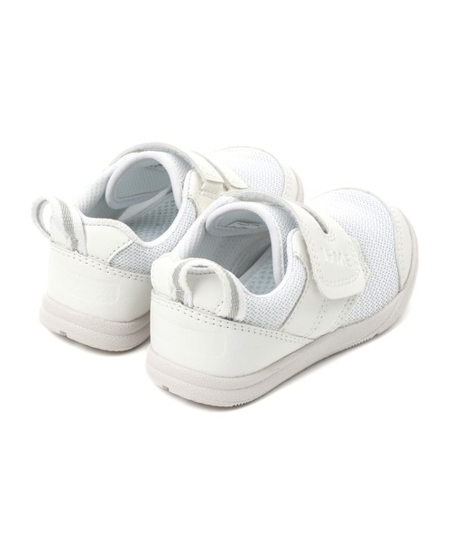 IFME（イフミー）の「SCHOOL｜IFME 息するソール上履きフレキシブルソールワンベルトタイプ（スリッポン・キッズ・ホワイト/ネイビー/レッド・18.5cm/17.0cm/17.5cm/19.5cm/19.0cm/15.0cm/16.0cm/20.5cm/20.0cm/15.5cm/16.5cm/21.0cm/18.0cm/21.5cm/23.5cm/22.5cm/22.0cm/24.0cm/23.0cm）」の16枚目の写真