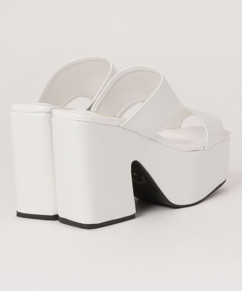 LOVEHUNTER（ラブハンター）の「スクエアトゥボリュームソールミュールサンダル（サンダル・レディース・ブラック/ホワイト・M/L/LL/S）」の3枚目の写真