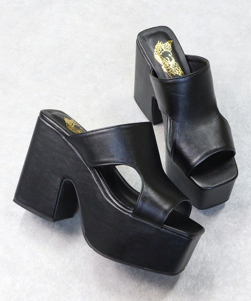 LOVEHUNTER（ラブハンター）の「スクエアトゥボリュームソールミュールサンダル（サンダル・レディース・ブラック/ホワイト・M/L/LL/S）」の2枚目の写真