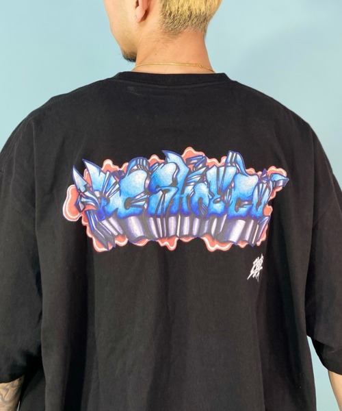 DC(ディーシー)の「【ムラサキスポーツ別注】DC/ディーシー×Takeee8コラボモデル オーバーサイズTシャツ バックプリント グラフィックTee/クルーネック ヘビーウェイト DST232050(Tシャツ/カットソー・メンズ・グリーン/ブラック/ホワイト・M/L/XL)」の3枚目の写真