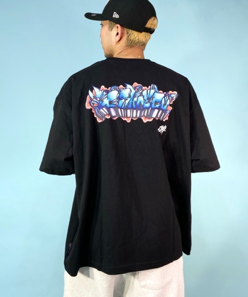 DC(ディーシー)の「【ムラサキスポーツ別注】DC/ディーシー×Takeee8コラボモデル オーバーサイズTシャツ バックプリント グラフィックTee/クルーネック ヘビーウェイト DST232050(Tシャツ/カットソー・メンズ・グリーン/ブラック/ホワイト・M/L/XL)」の13枚目の写真