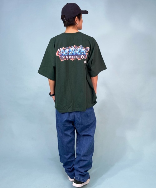 DC(ディーシー)の「【ムラサキスポーツ別注】DC/ディーシー×Takeee8コラボモデル オーバーサイズTシャツ バックプリント グラフィックTee/クルーネック ヘビーウェイト DST232050(Tシャツ/カットソー・メンズ・グリーン/ブラック/ホワイト・M/L/XL)」の20枚目の写真