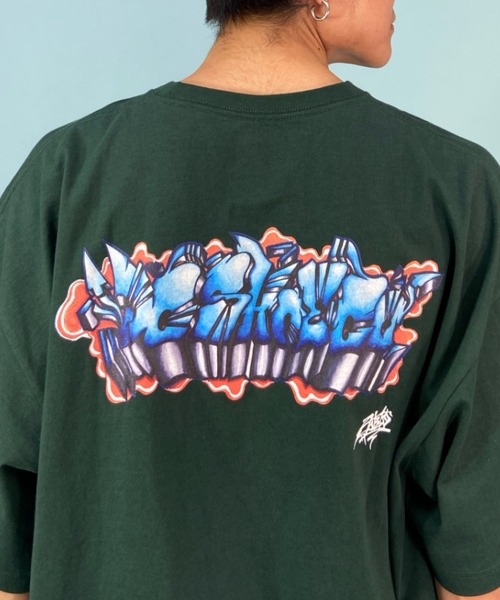DC(ディーシー)の「【ムラサキスポーツ別注】DC/ディーシー×Takeee8コラボモデル オーバーサイズTシャツ バックプリント グラフィックTee/クルーネック ヘビーウェイト DST232050(Tシャツ/カットソー・メンズ・グリーン/ブラック/ホワイト・M/L/XL)」の18枚目の写真