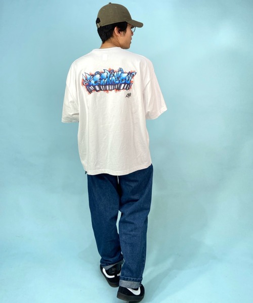 DC(ディーシー)の「【ムラサキスポーツ別注】DC/ディーシー×Takeee8コラボモデル オーバーサイズTシャツ バックプリント グラフィックTee/クルーネック ヘビーウェイト DST232050(Tシャツ/カットソー・メンズ・グリーン/ブラック/ホワイト・M/L/XL)」の10枚目の写真