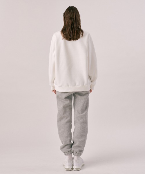 FCMM（エフシーエムエム）の「【UNISEX】CLUB ESSENTIAL SWEATSHIRT/クラブエッセンシャルスウェットシャツ（スウェット・メンズ・ワインレッド/ホワイト/ブラウン/アイボリー/ブラック/ライトグレー/ナチュラル/グレー・LARGE/X-LARGE/MEDIUM）」の10枚目の写真