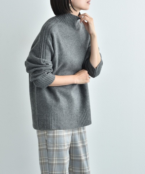 INTERPLANET（インタープラネット）の「７Ｇ天竺袖山リブハイネックプルオーバー（ニット/セーター・レディース・オフホワイト/モカ/チャコールグレー/ピンクベージュ/ネイビー・FREE）」の22枚目の写真