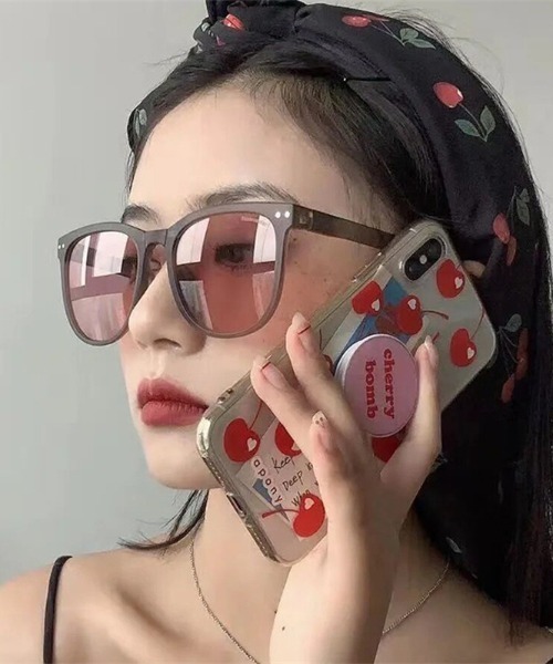 Ritzy（リッツィー）の「折り畳み式ボストン型サングラス（サングラス・レディース・ブラウン/ピンク/イエロー/ブラック/その他・FREE）」の5枚目の写真