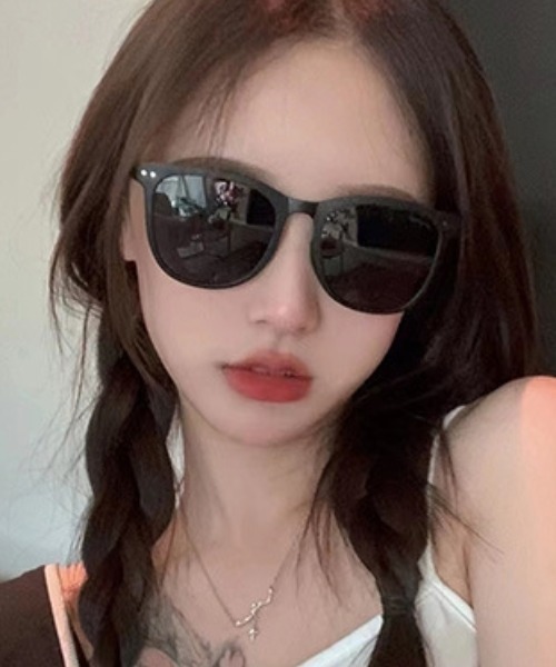 Ritzy（リッツィー）の「折り畳み式ボストン型サングラス（サングラス・レディース・ブラウン/ピンク/イエロー/ブラック/その他・FREE）」の3枚目の写真