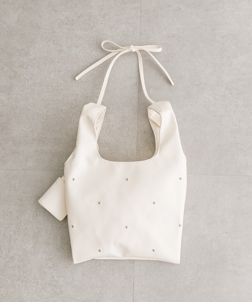 loti（ロティ）の「loti コインケース付スタッズミニトート（トートバッグ・レディース・アイボリー/ブラック・ONE SIZE）」の18枚目の写真