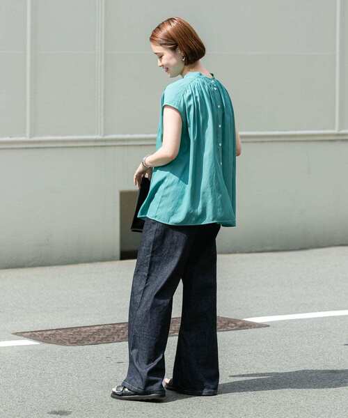 URBAN RESEARCH（アーバンリサーチ）の「2WAY割繊ギャザーブラウス（シャツ/ブラウス・レディース・グリーン/ネイビー/オフホワイト/チャコールグレー・FREE）」の21枚目の写真