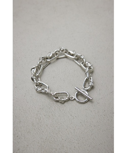 AZUL by moussy（アズールバイマウジー）の「バインチェーンブレスレット（ブレスレット・メンズ・シルバー・FREE）」の2枚目の写真